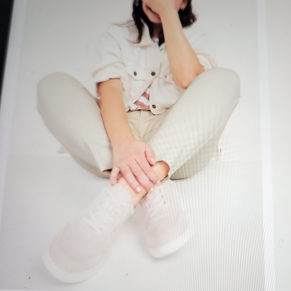 NWT Old Navy Rockstar 360° Stretch Jean - Picture 4 of 4